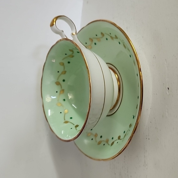 VINTAGE Royal Grafton Fine Bone China Made in England Floral Tea Cup - Picture 4 of 8